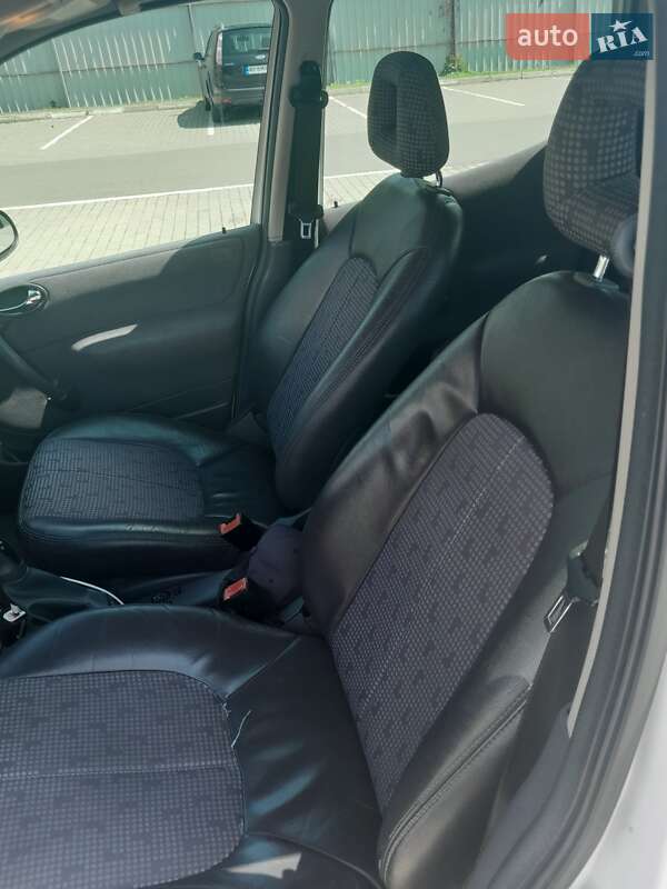 Хэтчбек Mercedes-Benz A-Class 1999 в Луцке фото 7 Хэтчбек Mercedes-Benz A-Class 1999 в Луцке