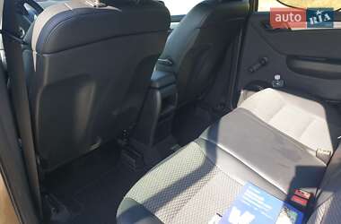Хэтчбек Mercedes-Benz A-Class 2011 в 