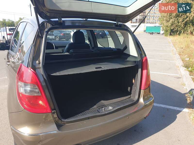 Хэтчбек Mercedes-Benz A-Class 2011 в Киеве