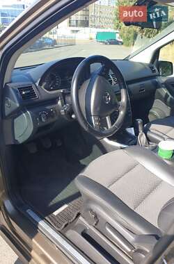 Хэтчбек Mercedes-Benz A-Class 2011 в 