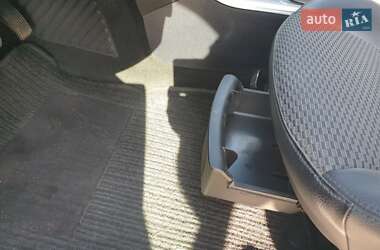 Хэтчбек Mercedes-Benz A-Class 2011 в 