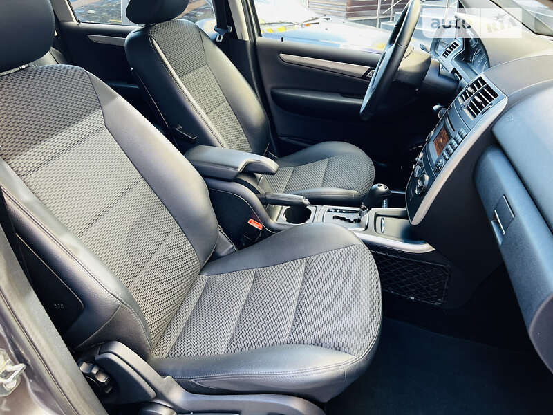 Хэтчбек Mercedes-Benz A-Class 2010 в Киеве