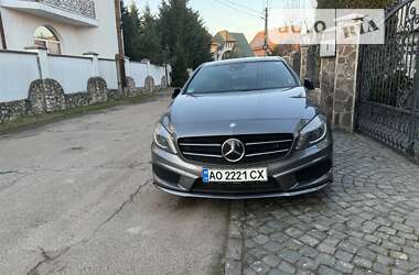 Хэтчбек Mercedes-Benz A-Class 2012 в 