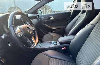 Хэтчбек Mercedes-Benz A-Class 2012 в 