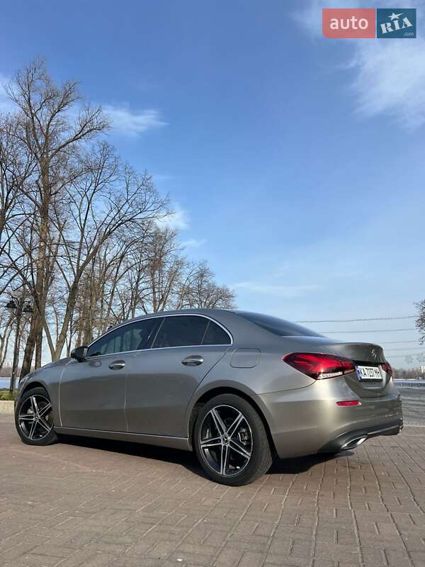 Седан Mercedes-Benz A-Class 2019 в Киеве