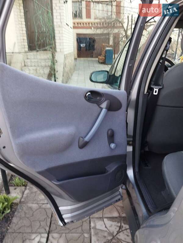 Хэтчбек Mercedes-Benz A-Class 1998 в Решетиловке фото 11 Хэтчбек Mercedes-Benz A-Class 1998 в Решетиловке