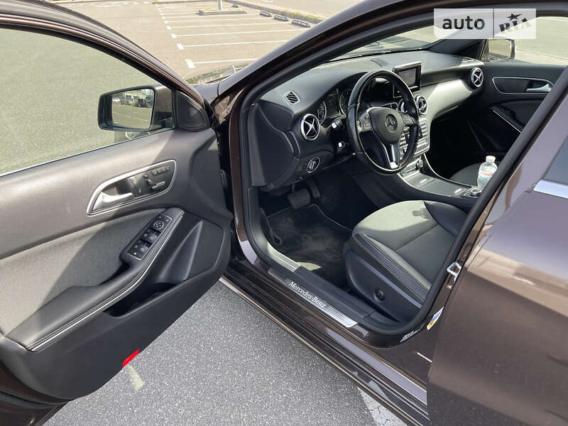 Хэтчбек Mercedes-Benz A-Class 2015 в Киеве