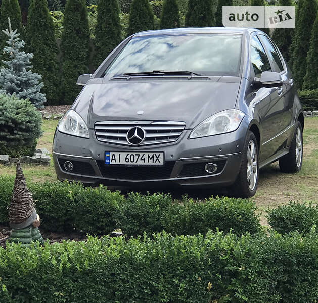 Mercedes-Benz A-Class 2011