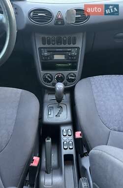 Хэтчбек Mercedes-Benz A-Class 2004 в 