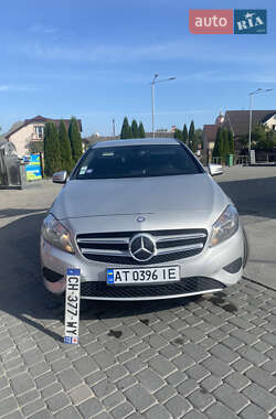 Хэтчбек Mercedes-Benz A-Class 2012 в 