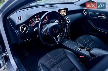 Хетчбек Mercedes-Benz A-Class 2015 в 