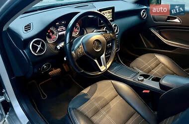 Хетчбек Mercedes-Benz A-Class 2015 в 