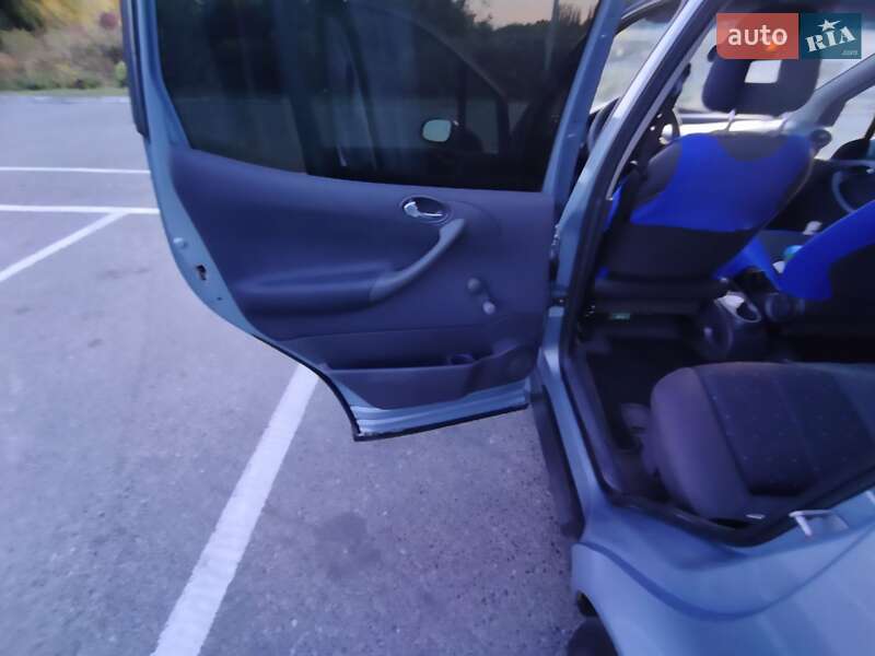 Хэтчбек Mercedes-Benz A-Class 2004 в Черновцах