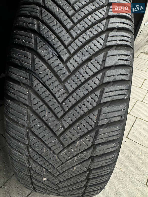 Хетчбек Mercedes-Benz A-Class 2009 в Вишневому фото 8 Хетчбек Mercedes-Benz A-Class 2009 в Вишневому