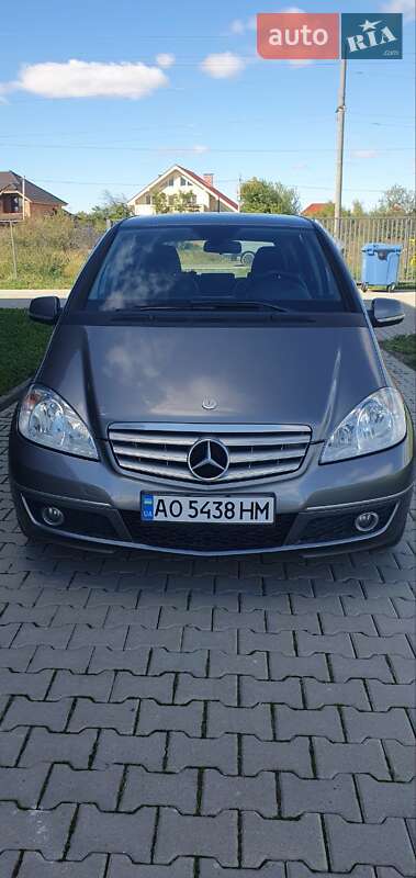 Хетчбек Mercedes-Benz A-Class 2012 в Ужгороді