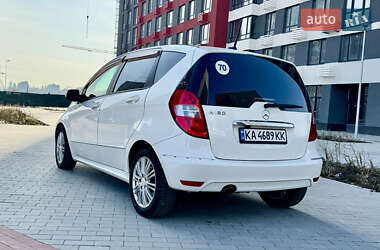 Хэтчбек Mercedes-Benz A-Class 2010 в 