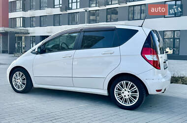 Хэтчбек Mercedes-Benz A-Class 2010 в 