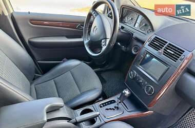 Хэтчбек Mercedes-Benz A-Class 2010 в 