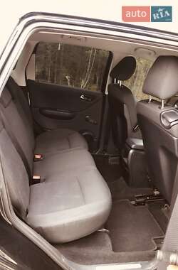 Хэтчбек Mercedes-Benz A-Class 2012 в 