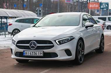 Седан Mercedes-Benz A-Class 2019 в Києві