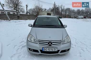 Хэтчбек Mercedes-Benz A-Class 2010 в 