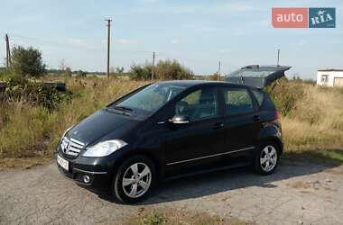 Хэтчбек Mercedes-Benz A-Class 2010 в 