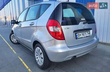 Хетчбек Mercedes-Benz A-Class 2010 в 