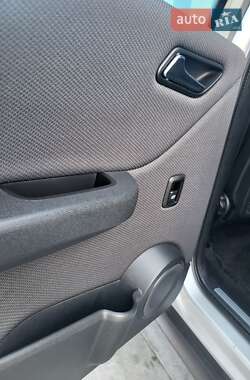 Хетчбек Mercedes-Benz A-Class 2010 в 