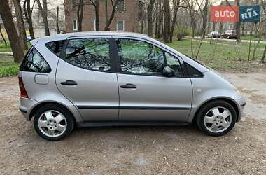Хэтчбек Mercedes-Benz A-Class 2000 в 
