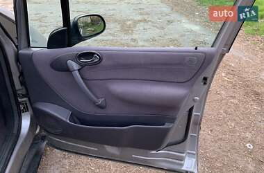 Хэтчбек Mercedes-Benz A-Class 2000 в 