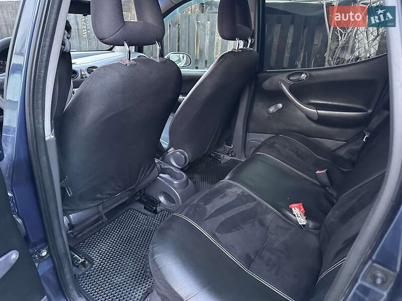 Хэтчбек Mercedes-Benz A-Class 2003 в Стрые фото 25 Хэтчбек Mercedes-Benz A-Class 2003 в Стрые