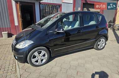 Хэтчбек Mercedes-Benz A-Class 2009 в 