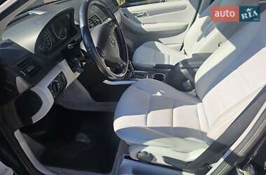 Хэтчбек Mercedes-Benz A-Class 2009 в 
