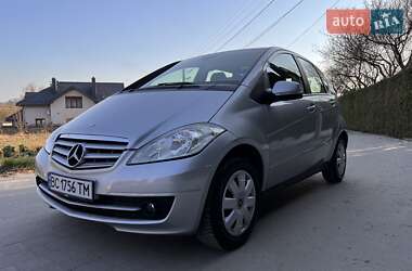 Хэтчбек Mercedes-Benz A-Class 2009 в 