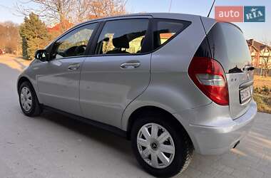 Хэтчбек Mercedes-Benz A-Class 2009 в 