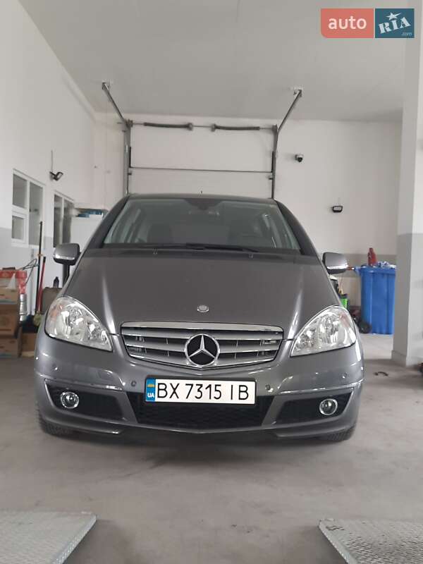 Хэтчбек Mercedes-Benz A-Class 2010 в Каменец-Подольском фото 2 Хэтчбек Mercedes-Benz A-Class 2010 в Каменец-Подольском