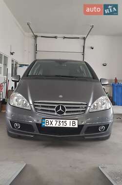 Хэтчбек Mercedes-Benz A-Class 2010 в 