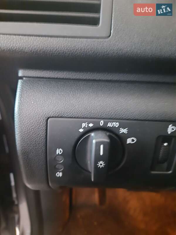 Хэтчбек Mercedes-Benz A-Class 2010 в Каменец-Подольском фото 4 Хэтчбек Mercedes-Benz A-Class 2010 в Каменец-Подольском