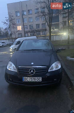 Хэтчбек Mercedes-Benz A-Class 2011 в 