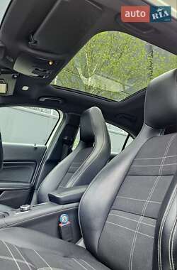 Хэтчбек Mercedes-Benz A-Class 2013 в 