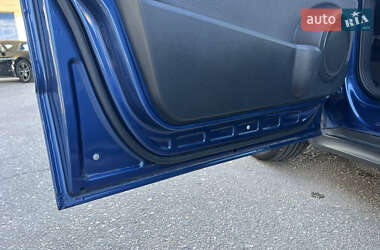 Хэтчбек Mercedes-Benz A-Class 2012 в 