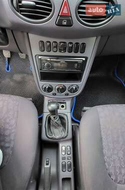 Хэтчбек Mercedes-Benz A-Class 2002 в 