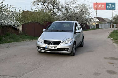 Хэтчбек Mercedes-Benz A-Class 2011 в 