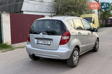 Хэтчбек Mercedes-Benz A-Class 2011 в 