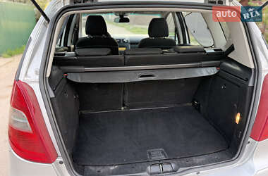 Хэтчбек Mercedes-Benz A-Class 2011 в 