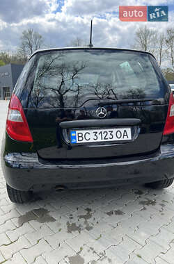 Хетчбек Mercedes-Benz A-Class 2011 в 