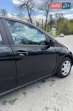 Хетчбек Mercedes-Benz A-Class 2011 в 