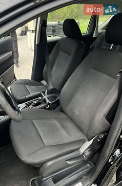 Хетчбек Mercedes-Benz A-Class 2011 в 
