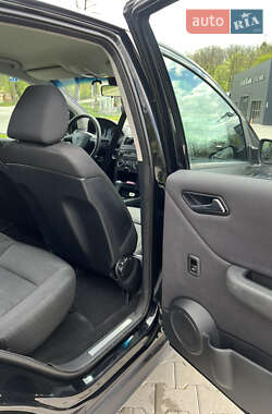 Хетчбек Mercedes-Benz A-Class 2011 в 