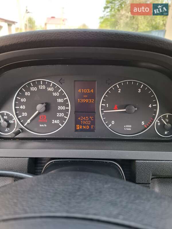Хэтчбек Mercedes-Benz A-Class 2010 в 